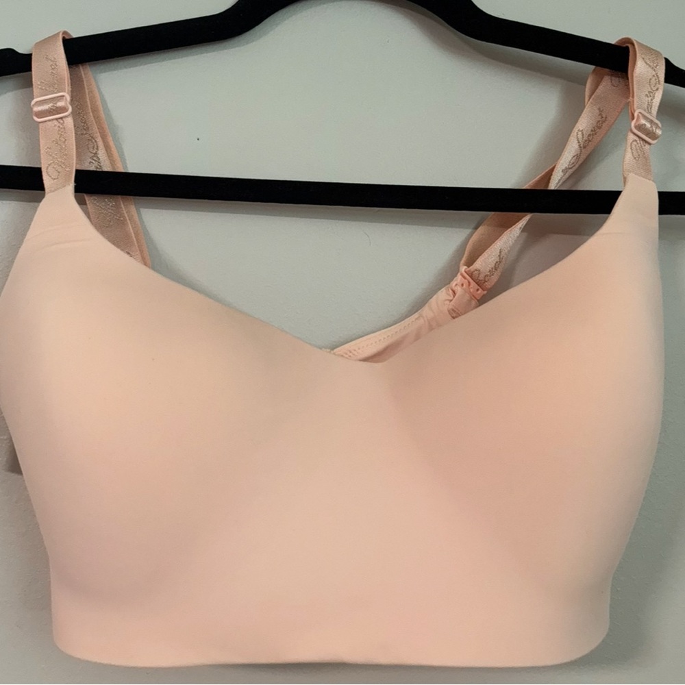 Victoria’s Secret Seamless Peach Bralette